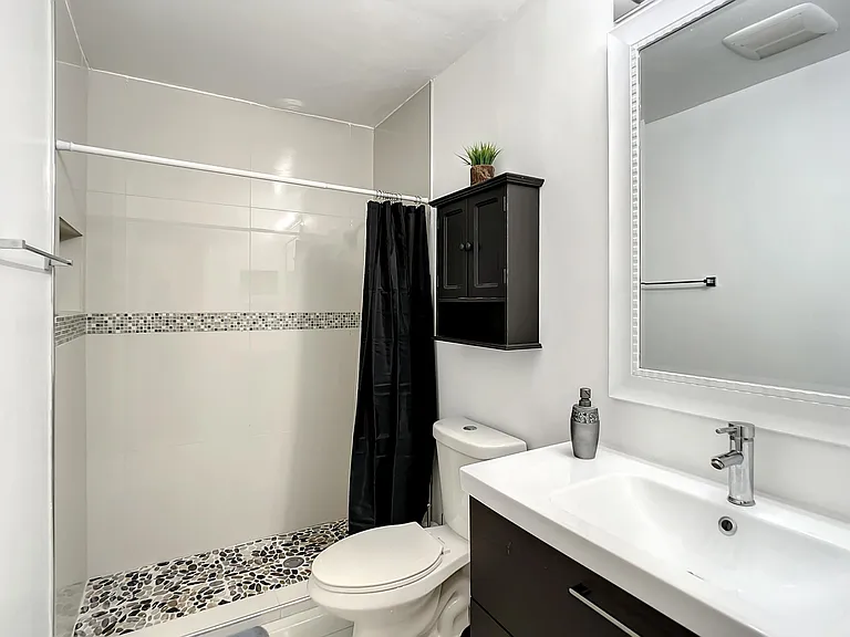 2100 SW 36th Ave — Photo 10
