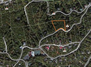 571 Village Loop Rd, Gatlinburg, TN 37738