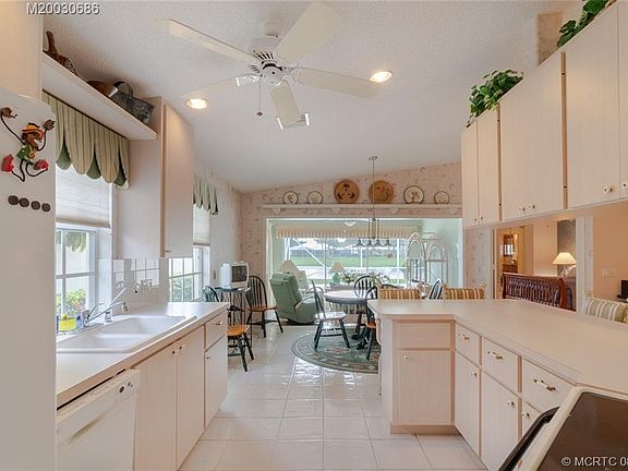 5th image of 1656 SW Waterfall Blvd