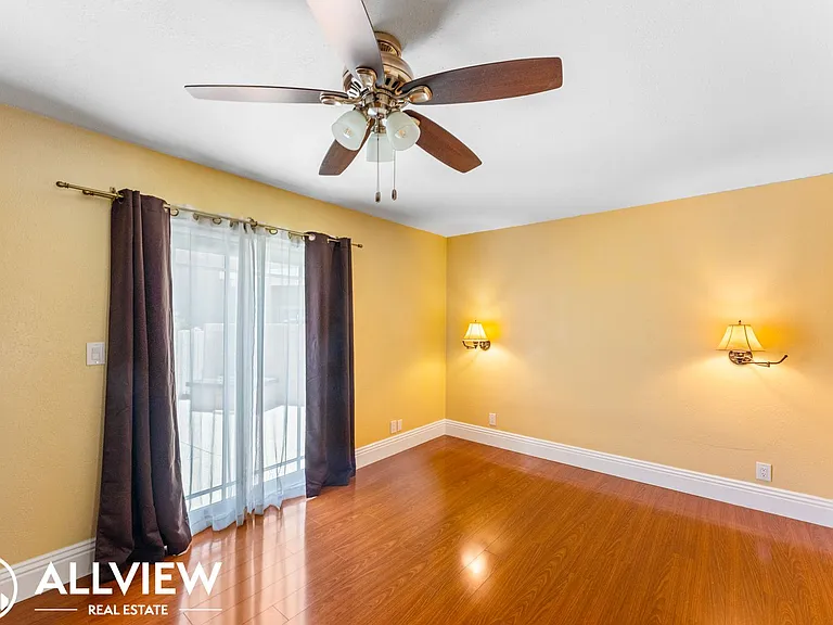 24911 Luton St — Photo 19