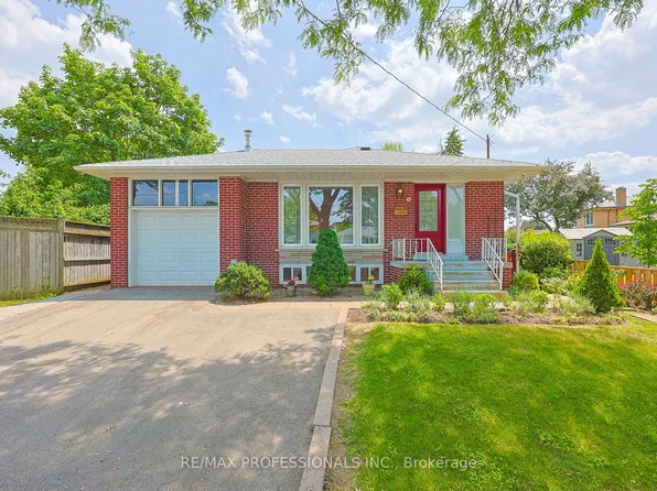 3 Embers Dr, Toronto, ON M9C 3E4