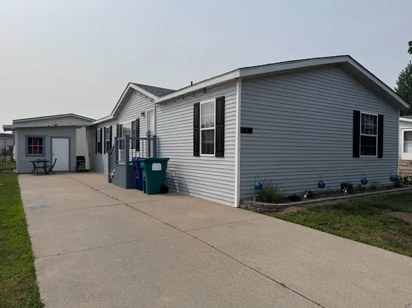 43741 Eureka Dr, Clinton Township, MI 48036