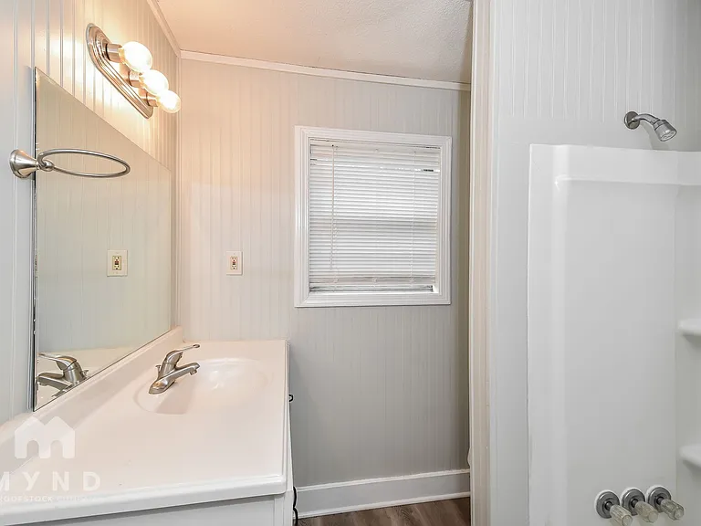 8210 Danbury Cv — Photo 16