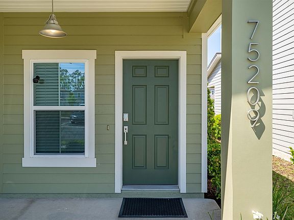 4th image of 75209 Chelsea Garden Ln