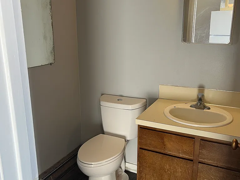 531 S 6th St #3 — Photo 8