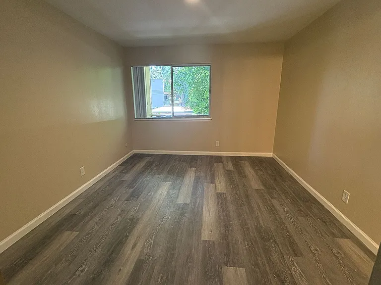 Stanford Garden Apartments — Photo 44