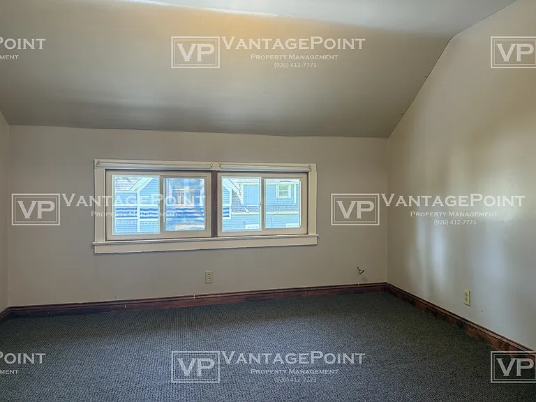 220 S Maple Ave — Photo 8