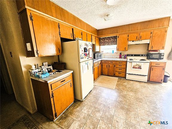 5th image of 1203 Curry Ave