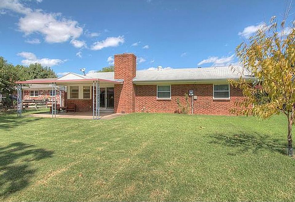 2nd image of 306 E 56th Pl