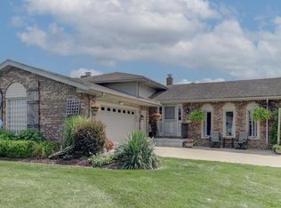 1900 Bluebird Ln, Munster, IN