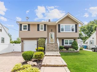 810 Coolidge Ave, Woodbridge, NJ 07095