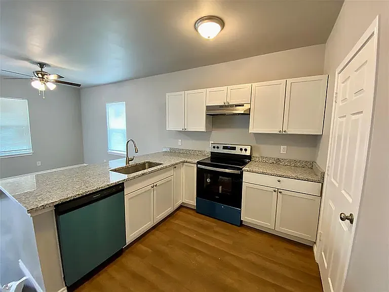 1040 E Richmond Ave — Photo 15