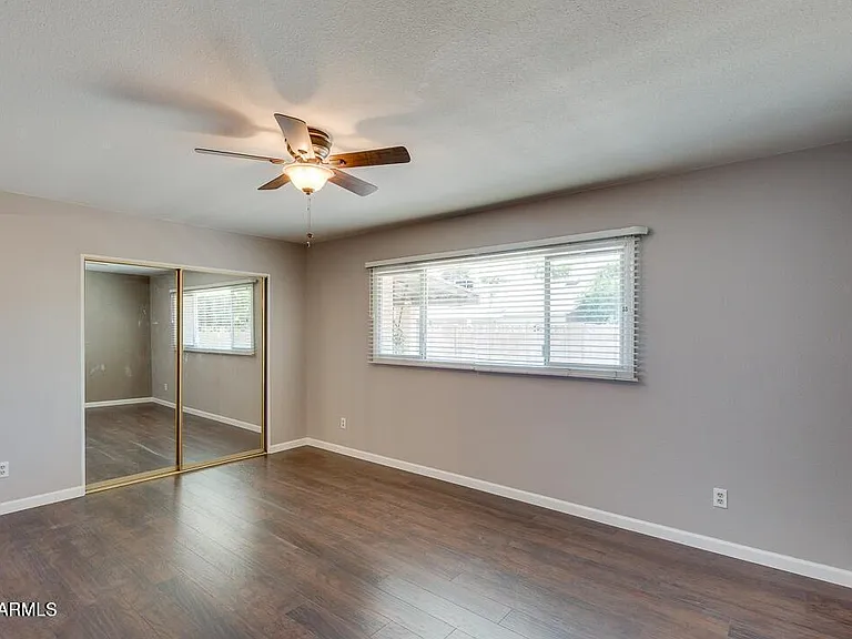 831 E Stephens Dr — Photo 12