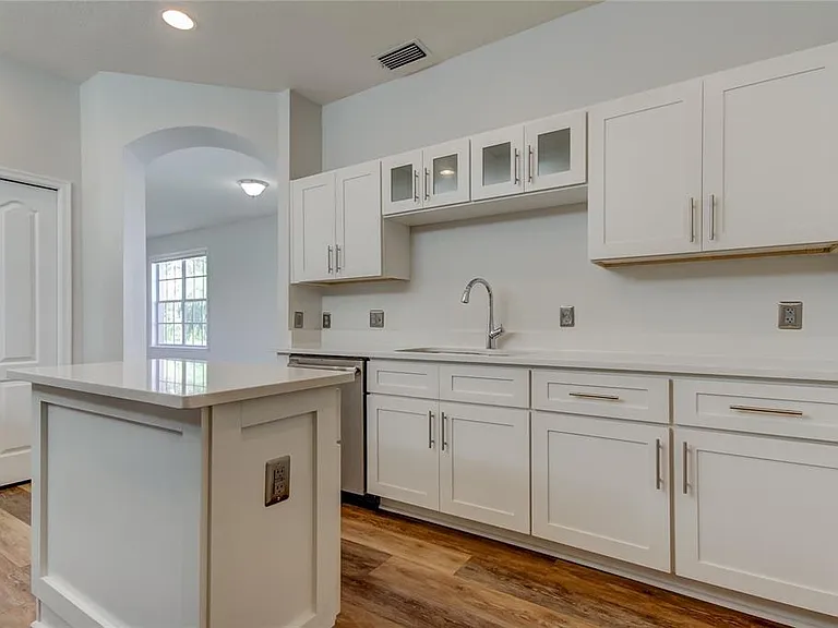 10704 Sierra Vista Pl — Photo 5