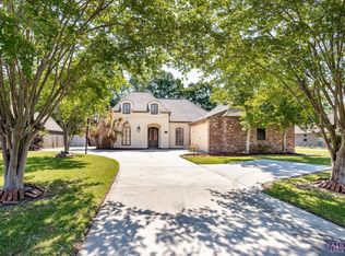 30090 Oak Shadow Dr, Walker, LA 70785