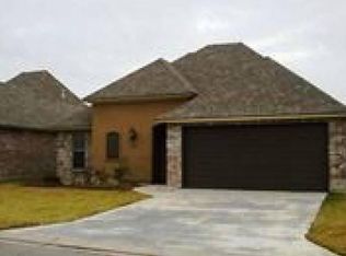411 Copper Ridge Dr, Youngsville, LA 70592