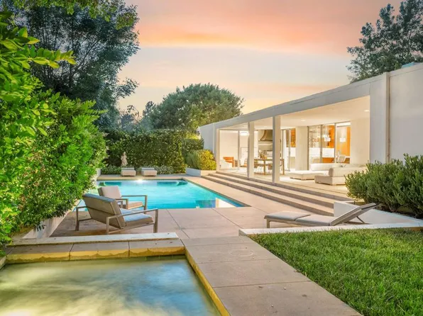 1030 San Rafael Ln, Pasadena, CA 91105