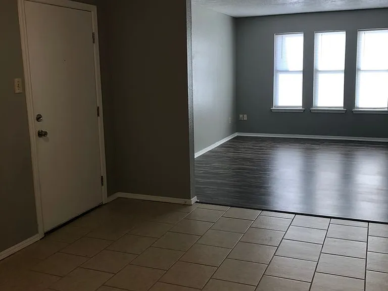 902 NE Tortoise Dr — Photo 10