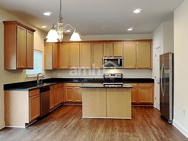 411 Waterlemon Way — Photo 3