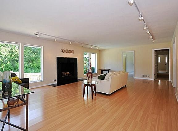 5th image of 7249 Tangleglen Dr