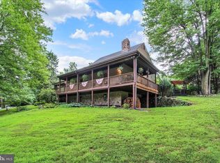5318 Bentz Rd, Spring Grove, PA 17362