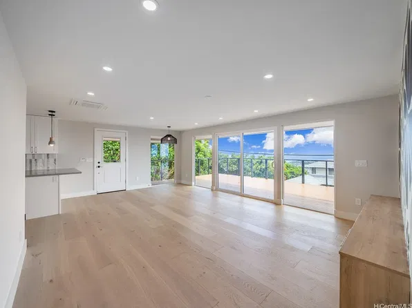 2012 Iwi Way, Honolulu, HI 96816