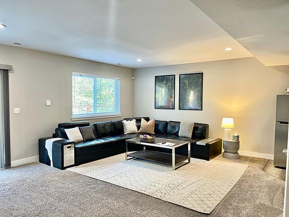 4th image of 3575 E Grandview Ave #B