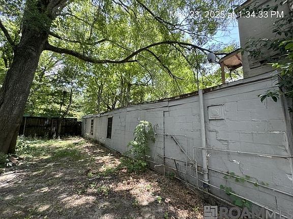 4th image of 3006-3004 Calumet St