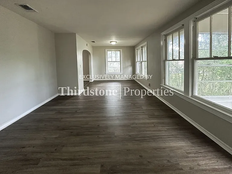 6965 Lorain St — Photo 18