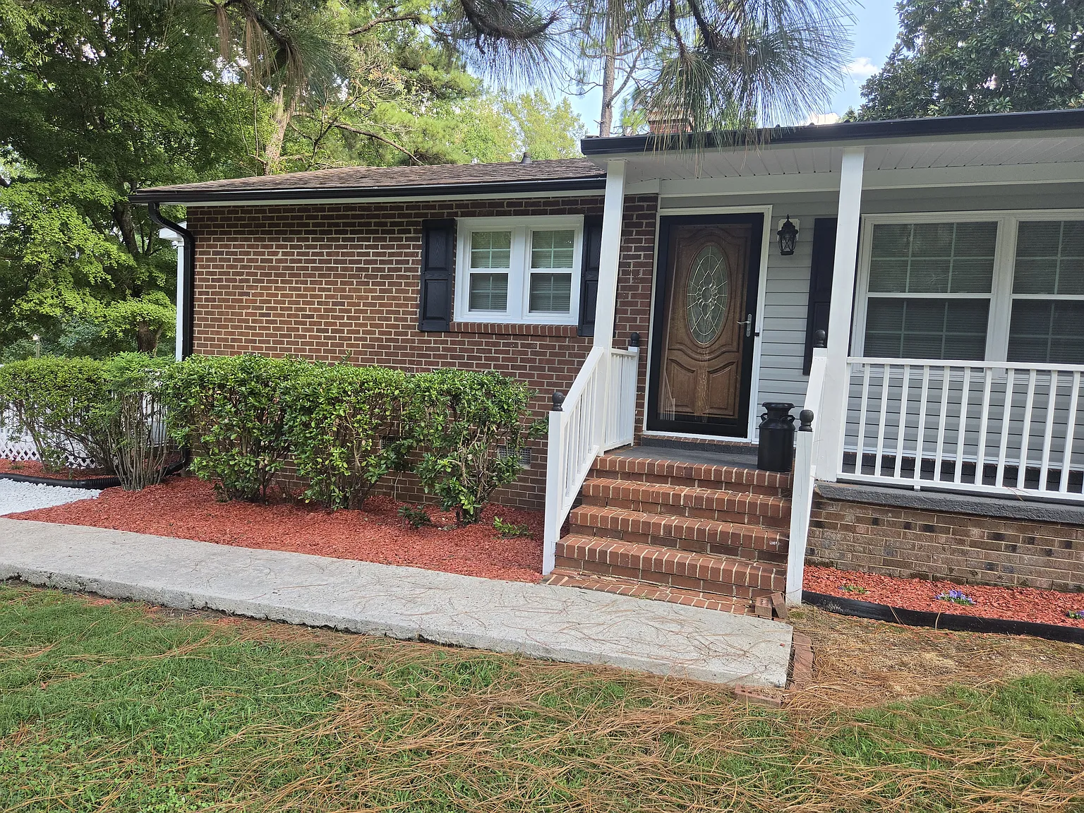 3 bed, 1800 sqft, $1,800 — Photo 1