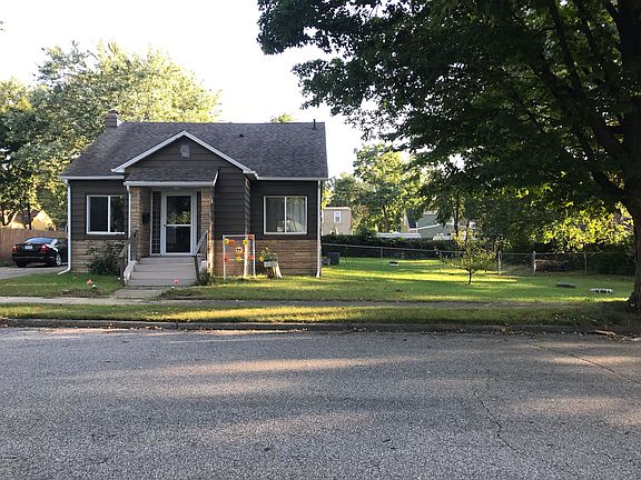 3rd image of 1348 Louis St