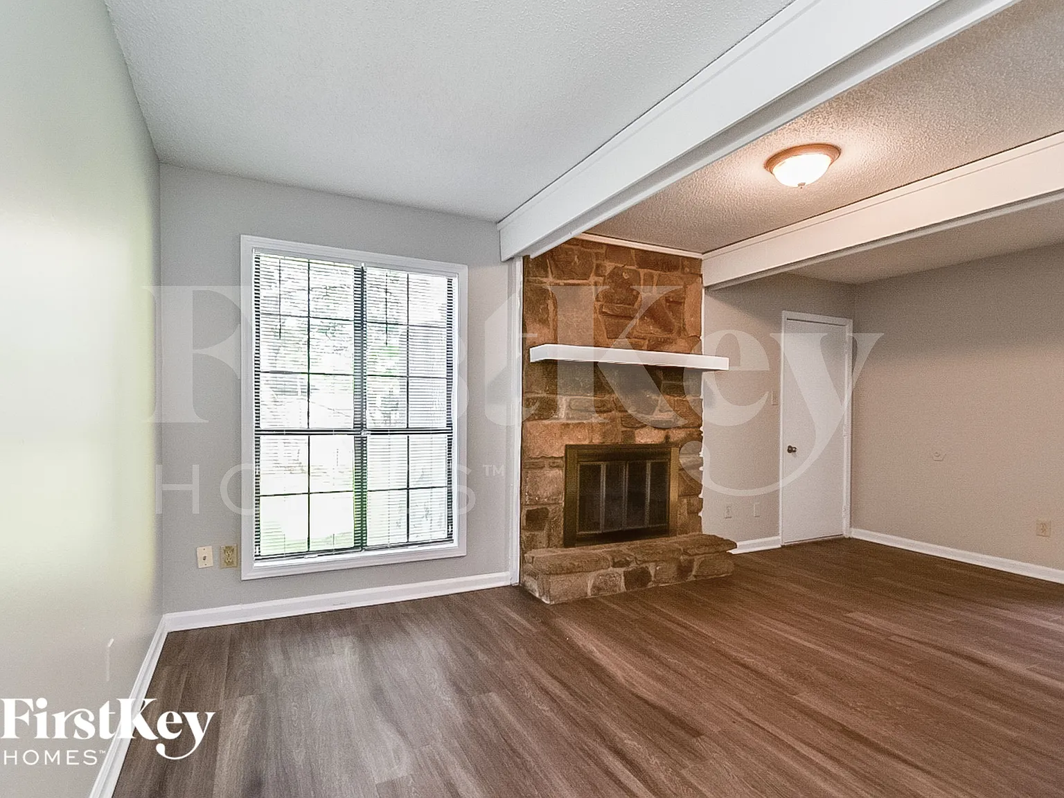 3 bed, 2.0 bath, 1394 sqft, $1,220 — Photo 4