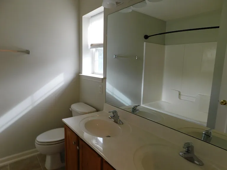 1147 Oak Blossom Way #1147 — Photo 8