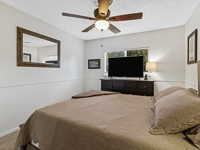 2202 Barton Springs Dr — Photo 33