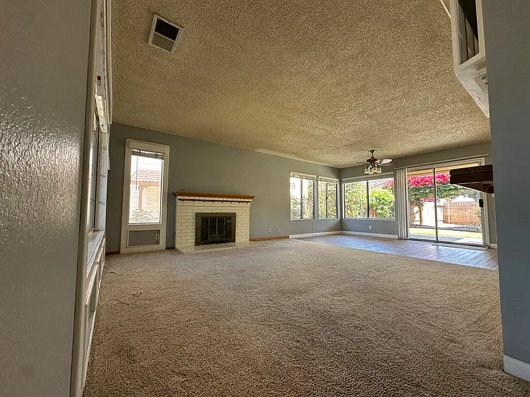 23689 Parkland Ave — Photo 26