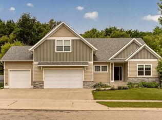 4283 Stone Point Dr NE, Rochester, MN 55906