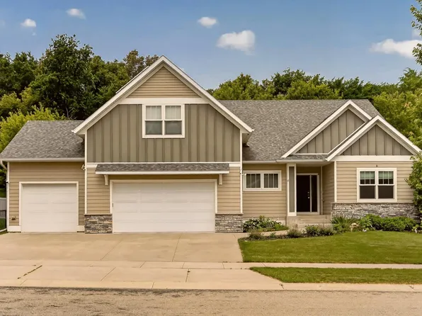 4283 Stone Point Dr NE, Rochester, MN 55906