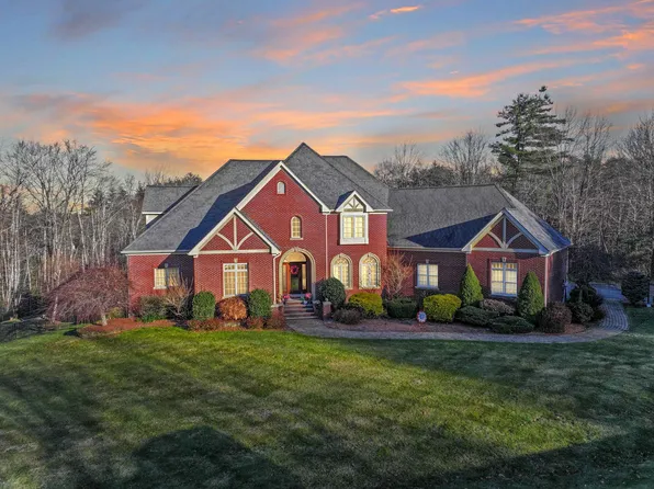 12 Chardonnay Terrace, Bedford, NH 03110