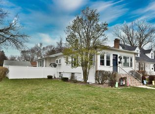 3438 McCormick Ave, Brookfield, IL 60513