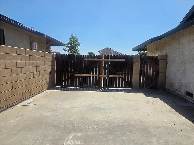7492 Eugenia Dr — Photo 19