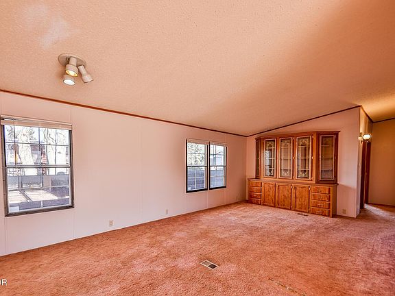 5th image of 571 Casa Dr