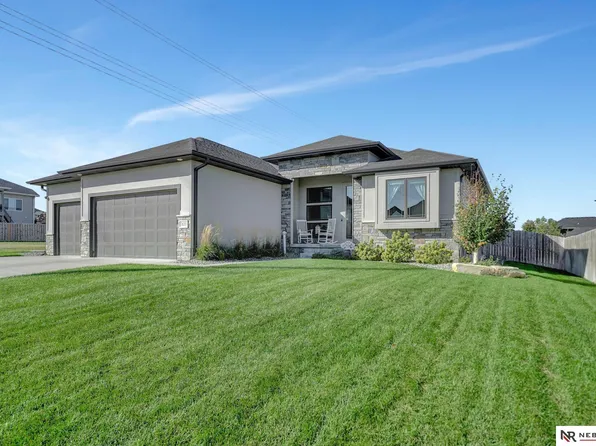 7633 S 66th St, Lincoln, NE 68516
