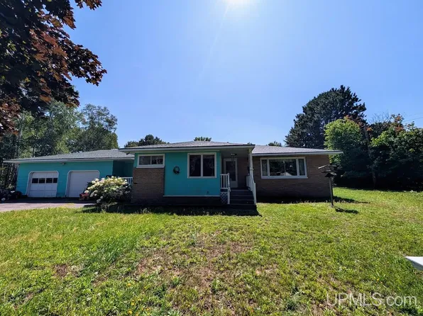 706 Scovia Ave, Ontonagon, MI 49953