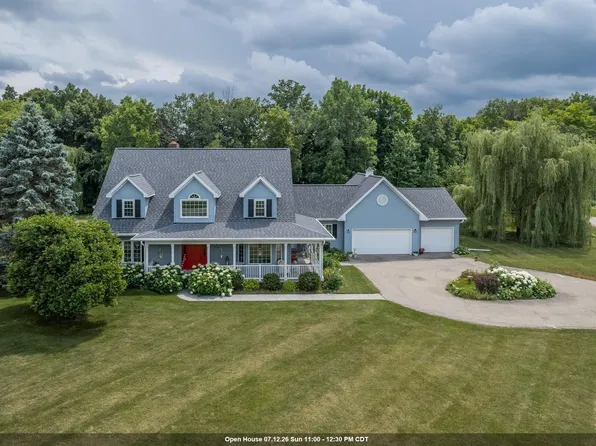 3040 Windfield Dr, Neenah, WI 54956