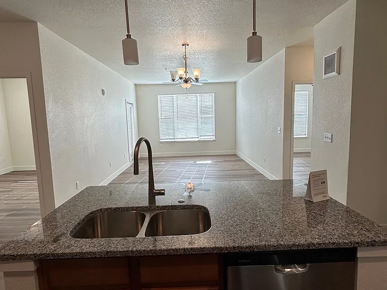 The Overlook Apartments — Photo 48