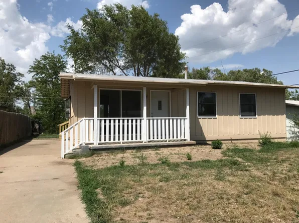 1204 W 21st St, Junction City, KS 66441