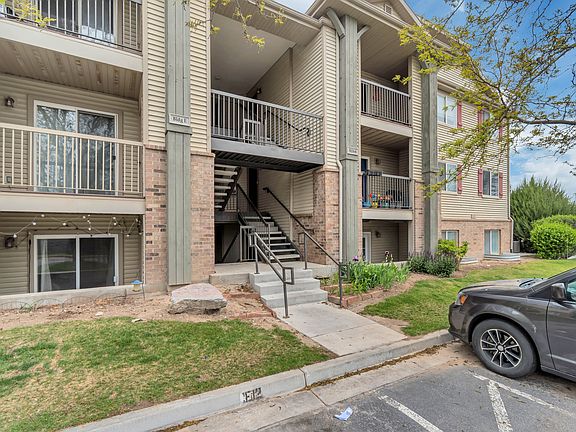 2nd image of 8066 N Ridge Loop E APT 4