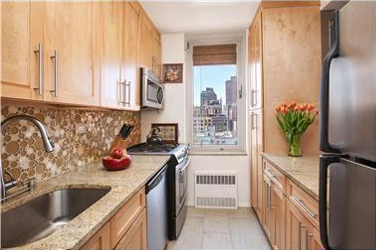 200 East 89th Street — Photo 4