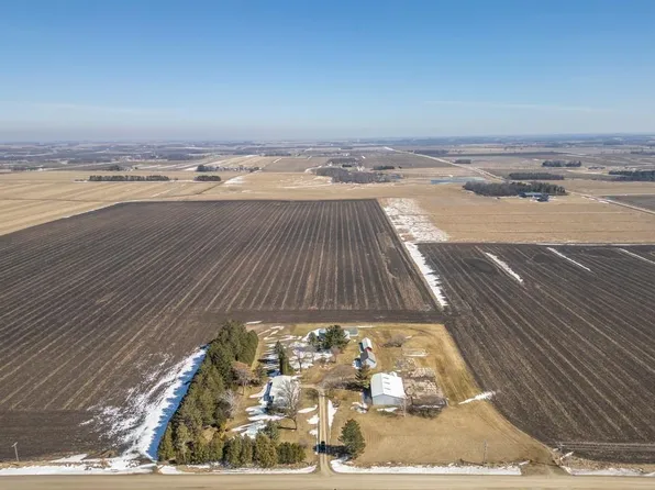 1772 Timber Ave, Charles City, IA 50616