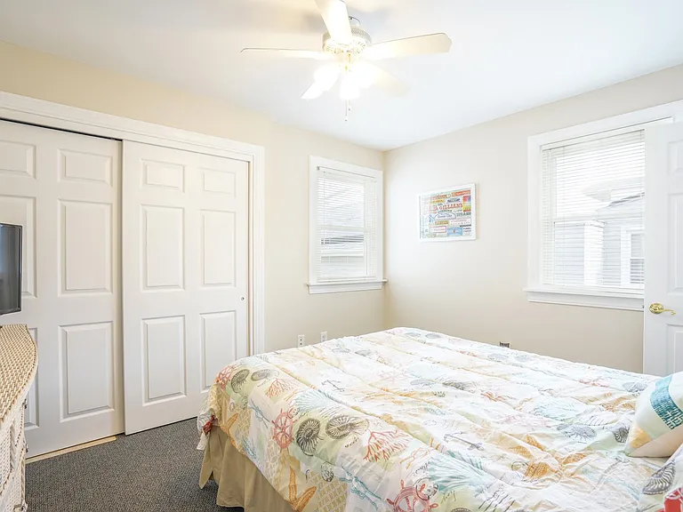 1248 Bay Ave — Photo 28